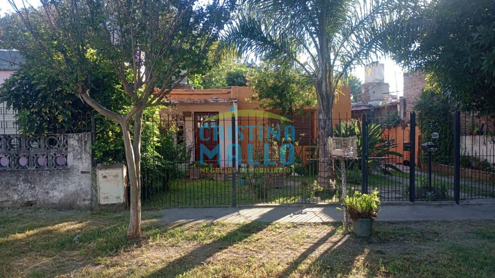 TU NUEVO HOGAR EN VILLA DE MAYO: CASA CON AMPLIO LOTE