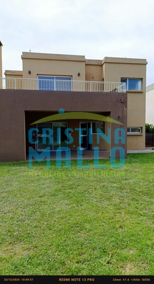 Te vas a enamorar de cada ambiente, CASA EN VENTA EN PILAR, BARRIO "San Eduardo"