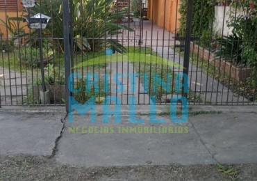 TU NUEVO HOGAR EN VILLA DE MAYO: CASA CON AMPLIO LOTE